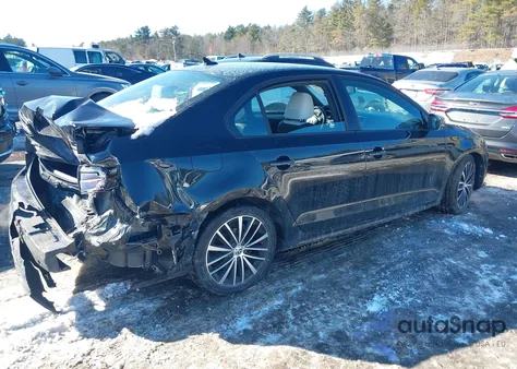 2016 Volkswagen Jetta 1.8T Sport z USA, uszkodzony, nr VIN 3VWD17AJ3GM233020